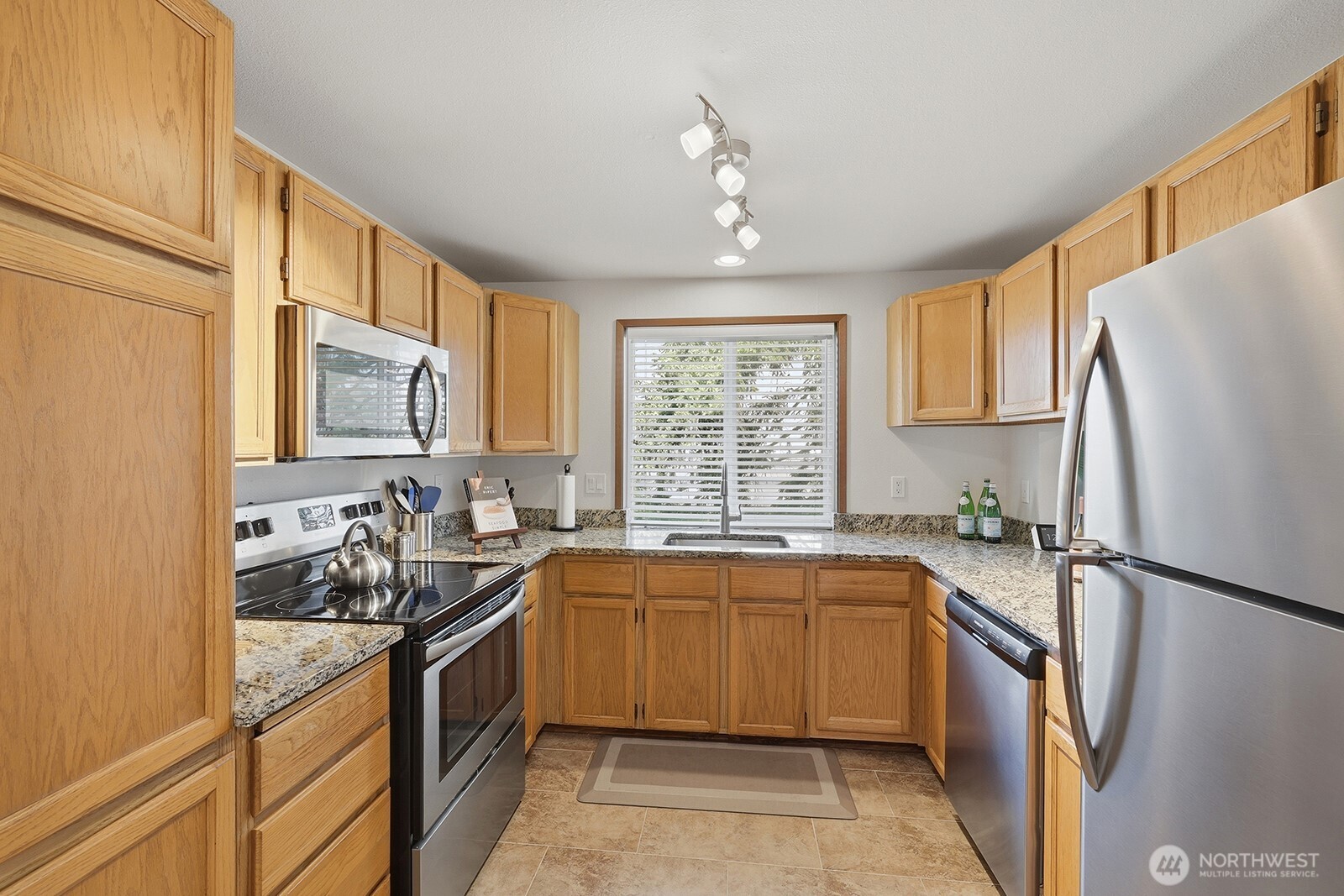 9522 1st Avenue NE Seattle WA 98115