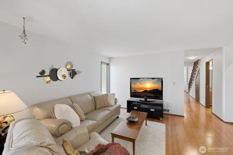9522 1st Avenue NE Seattle WA 98115