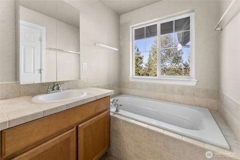 444 50th Street SE Auburn WA 98092