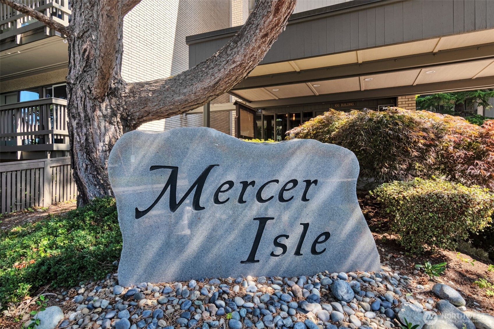 2500 81st Avenue SE Mercer Island WA 98040