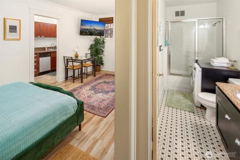2132 5th Avenue Seattle WA 98121