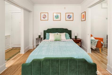 2132 5th Avenue Seattle WA 98121