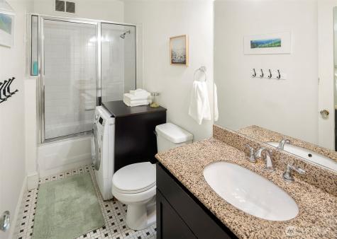 2132 5th Avenue Seattle WA 98121