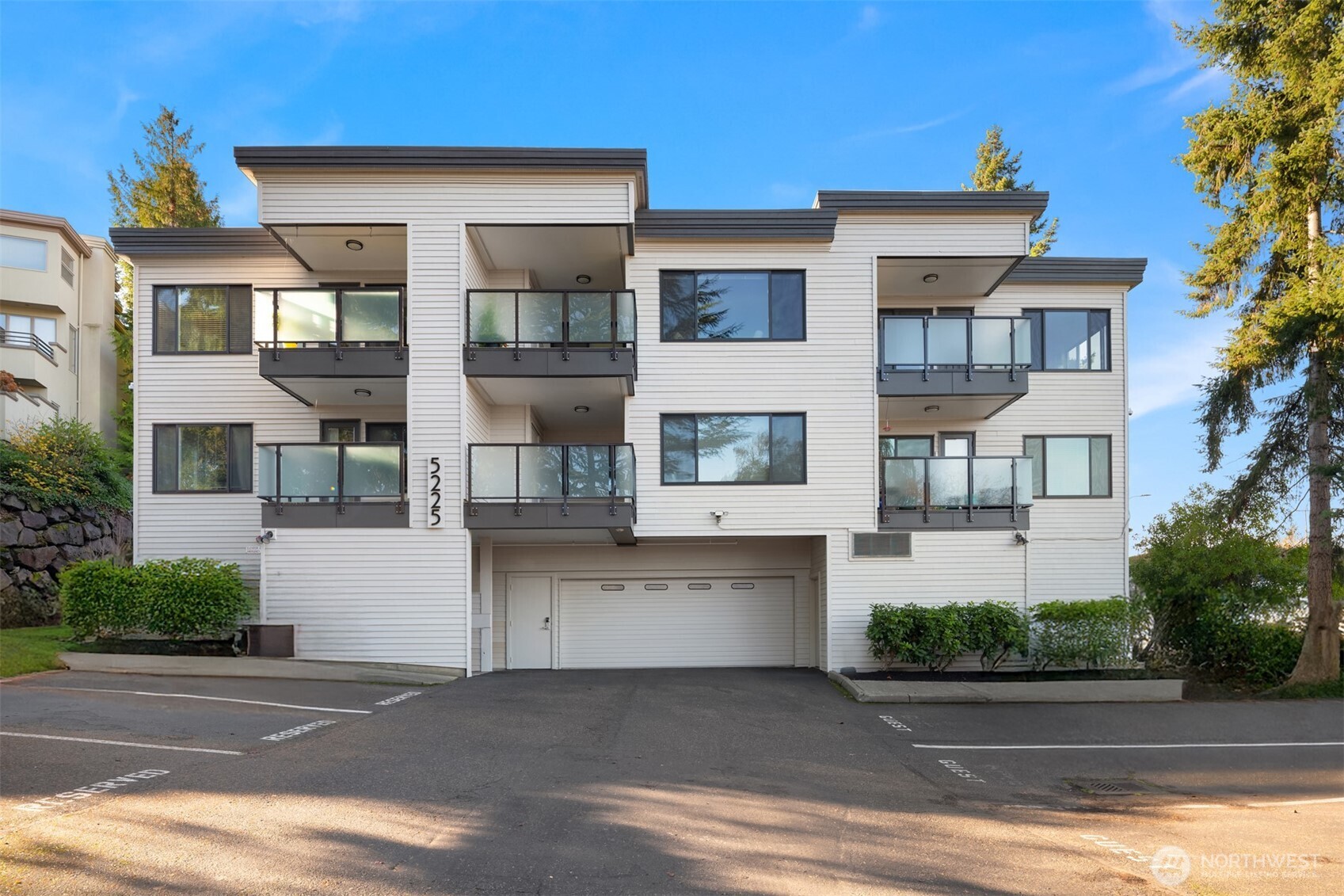 5225 50th Avenue NE Seattle WA 98105