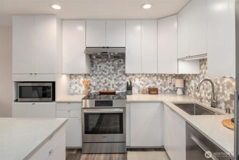 5225 50th Avenue NE Seattle WA 98105