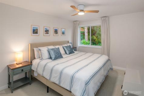 5225 50th Avenue NE Seattle WA 98105