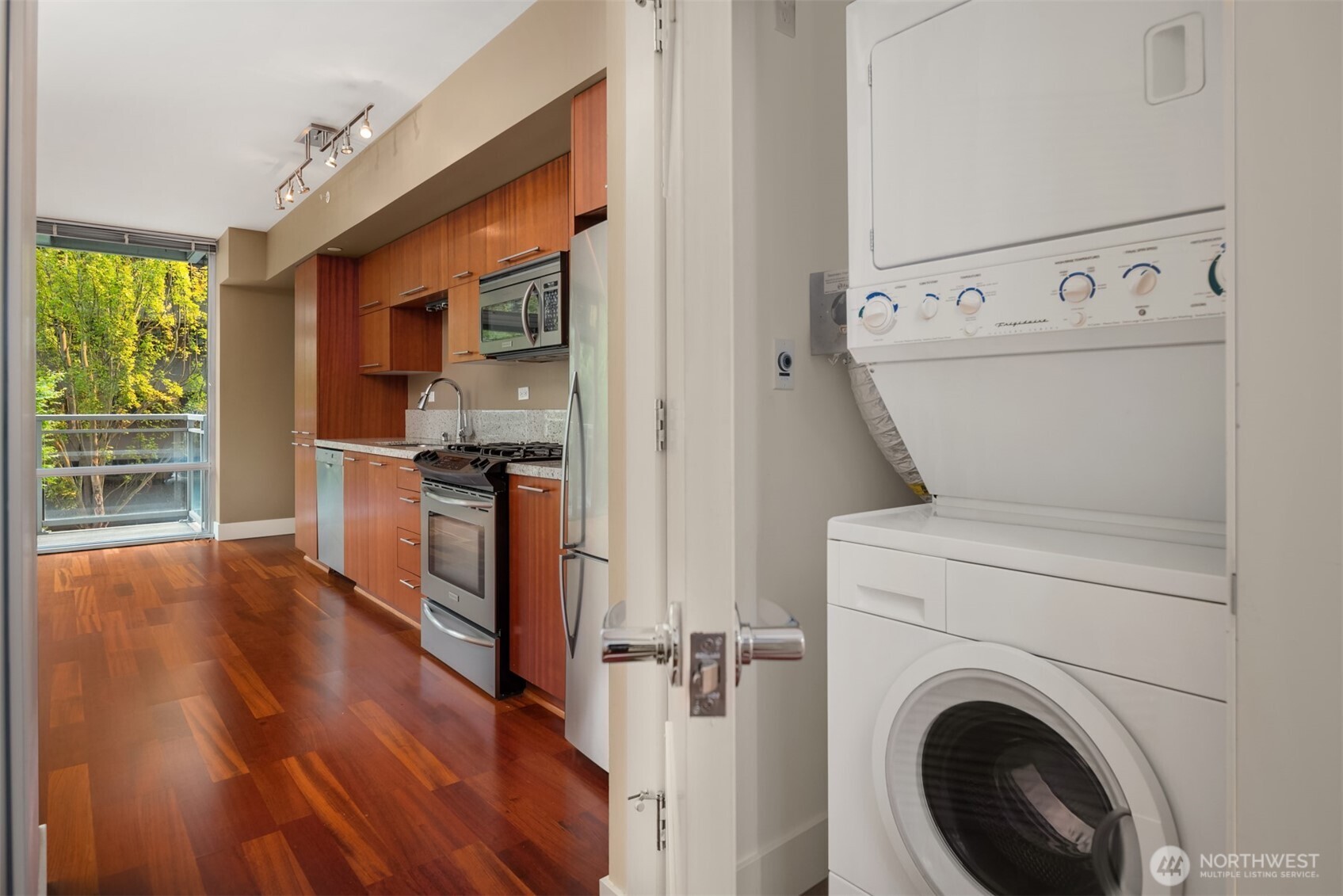 2911 2nd Avenue Seattle WA 98121