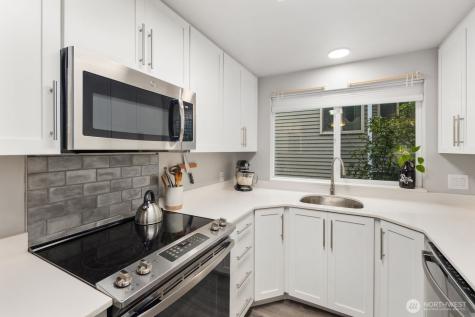 1729 18th Avenue Seattle WA 98122