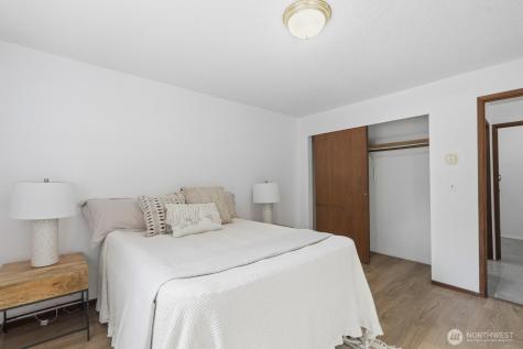 2949 SE Mile Hill Port Orchard WA 98366