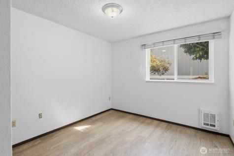 2949 SE Mile Hill Port Orchard WA 98366