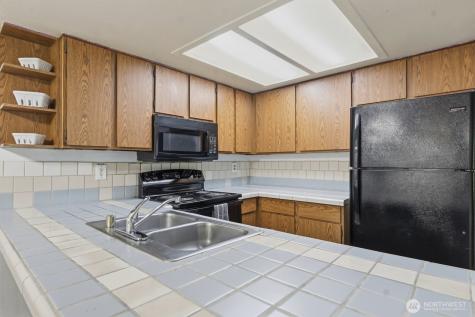 2949 SE Mile Hill Port Orchard WA 98366