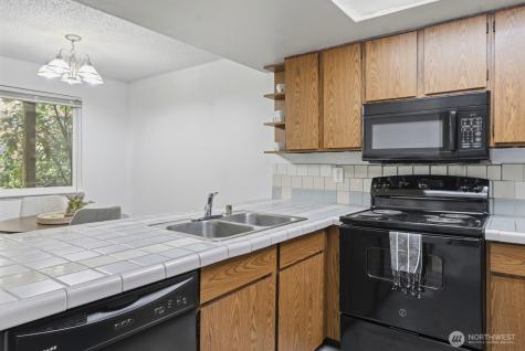 2949 SE Mile Hill Port Orchard WA 98366