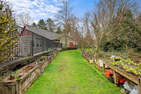 7711 NE 175th Street Kenmore WA 98028