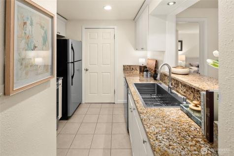 5901 Phinney Avenue N Seattle WA 98103