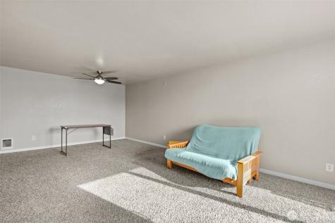 9815 Holly Drive Everett WA 98204