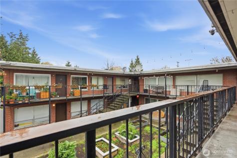 748 S Cloverdale Street Seattle WA 98108