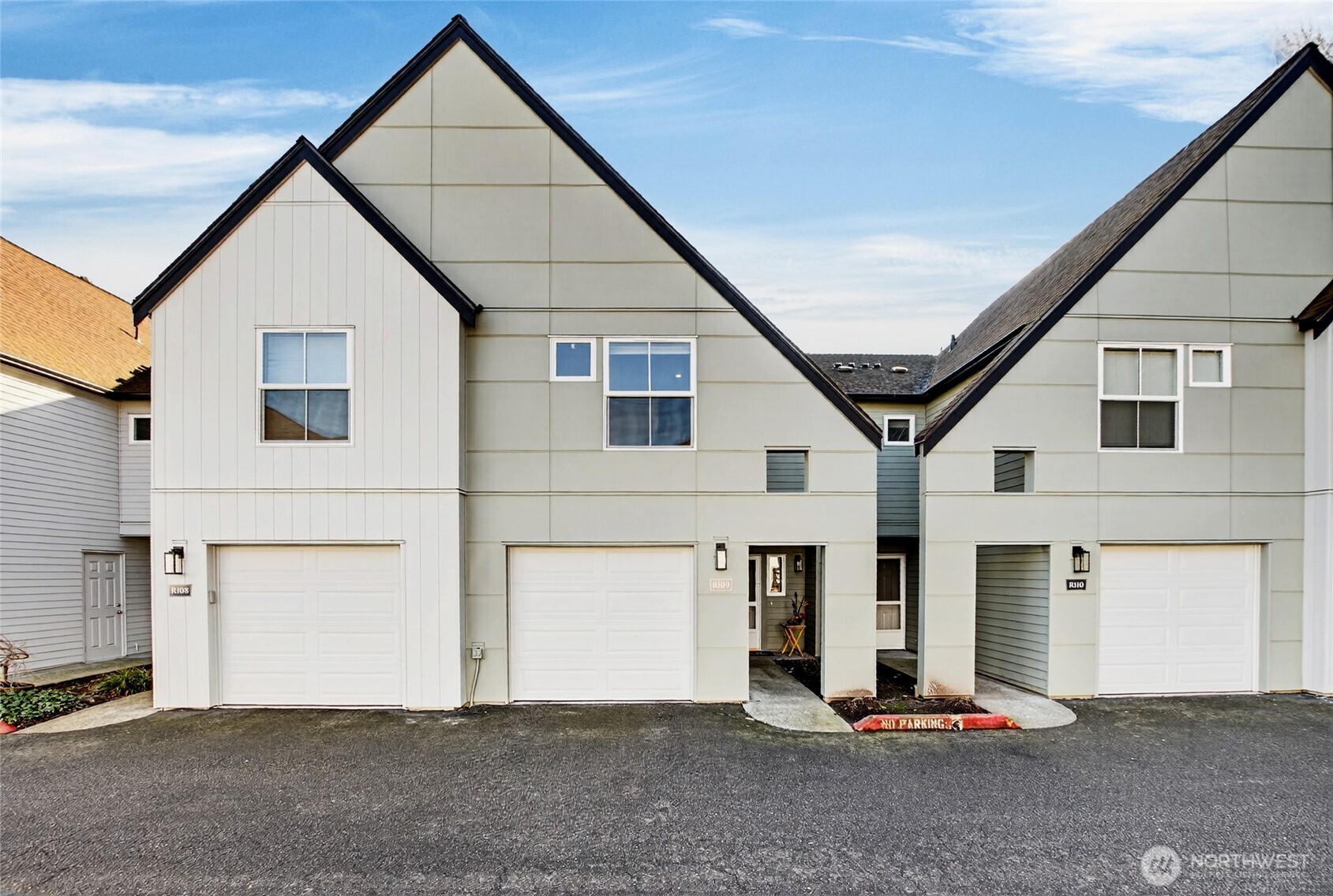 6615 S 239th Place Kent WA 98032