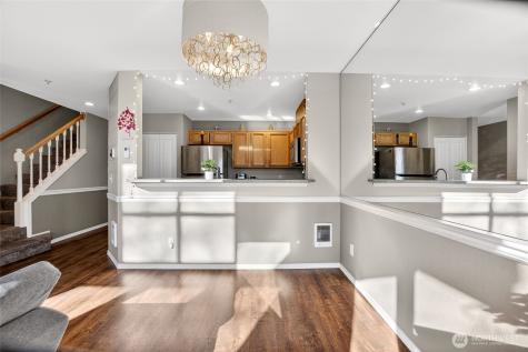6615 S 239th Place Kent WA 98032