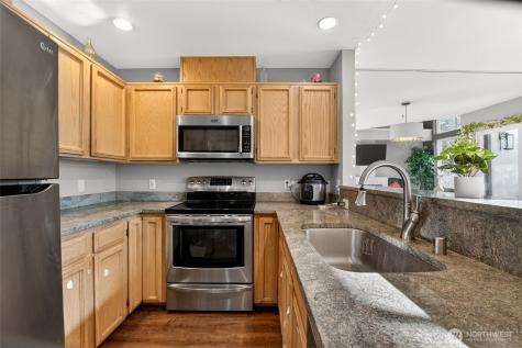 6615 S 239th Place Kent WA 98032