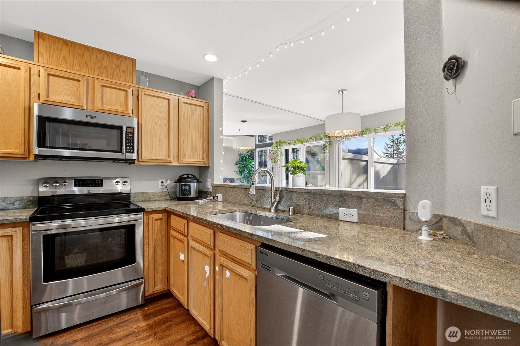 6615 S 239th Place Kent WA 98032