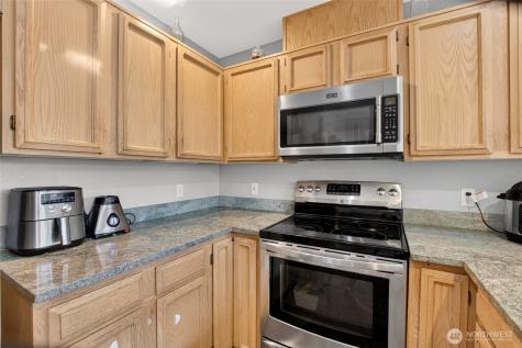 6615 S 239th Place Kent WA 98032