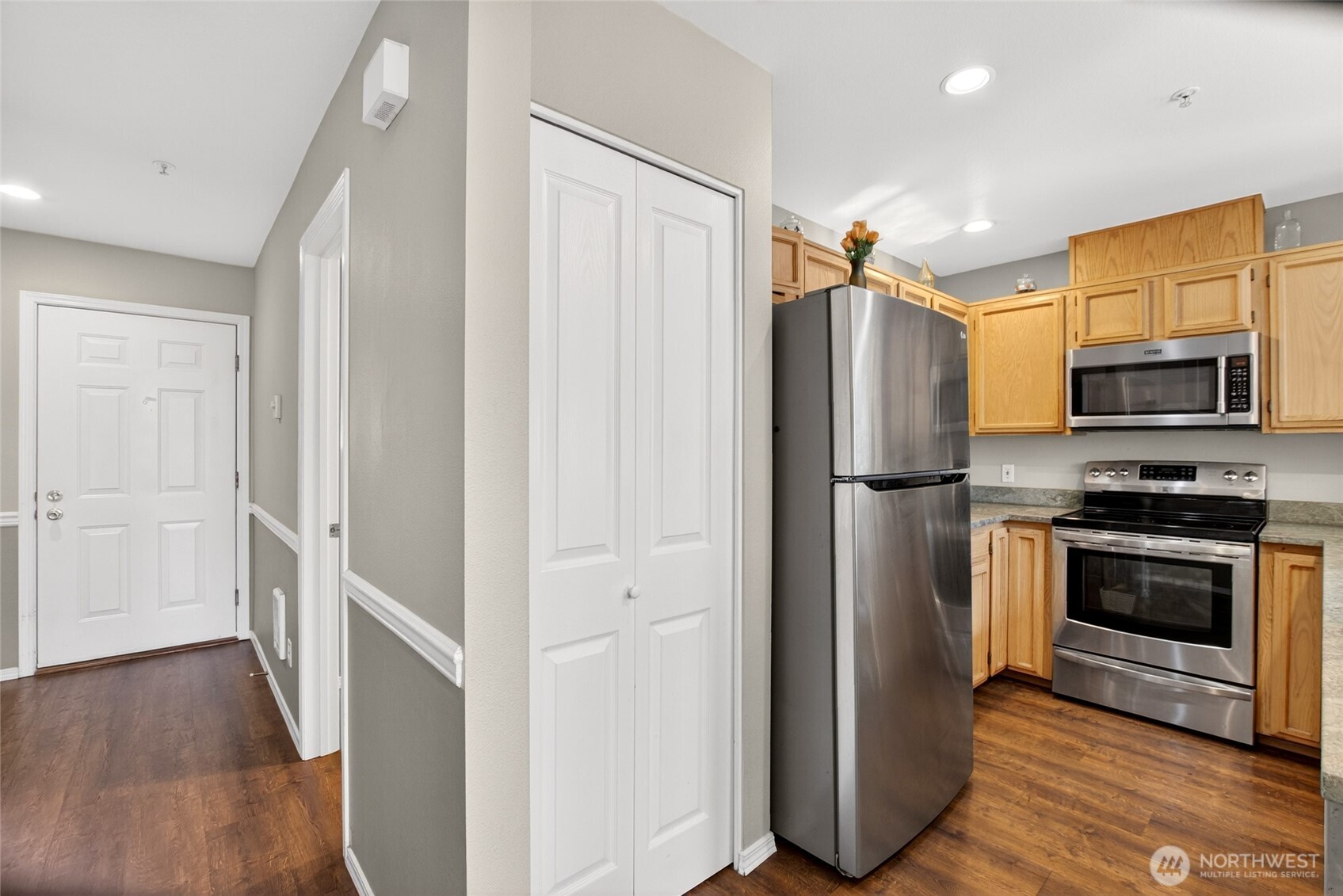 6615 S 239th Place Kent WA 98032