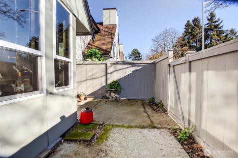 6615 S 239th Place Kent WA 98032