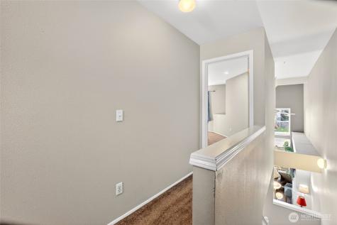 6615 S 239th Place Kent WA 98032