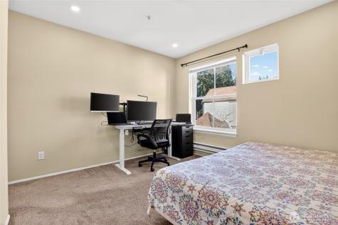 6615 S 239th Place Kent WA 98032