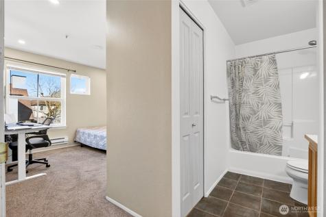 6615 S 239th Place Kent WA 98032