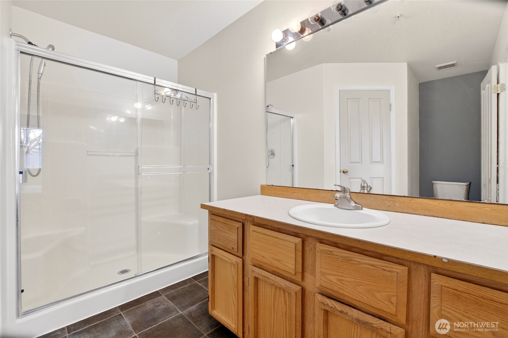 6615 S 239th Place Kent WA 98032