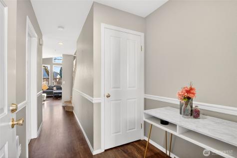 6615 S 239th Place Kent WA 98032