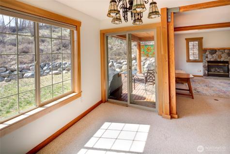 307 Cascadian Lane Winthrop WA 98862