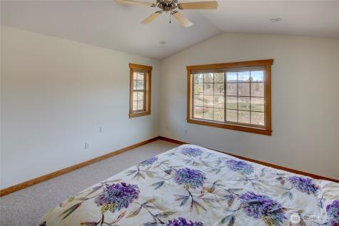 307 Cascadian Lane Winthrop WA 98862