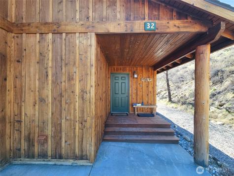 307 Cascadian Lane Winthrop WA 98862