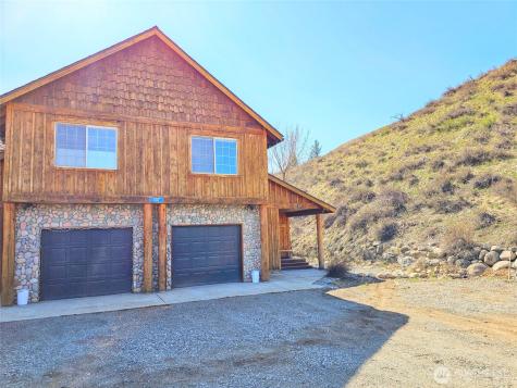 307 Cascadian Lane Winthrop WA 98862