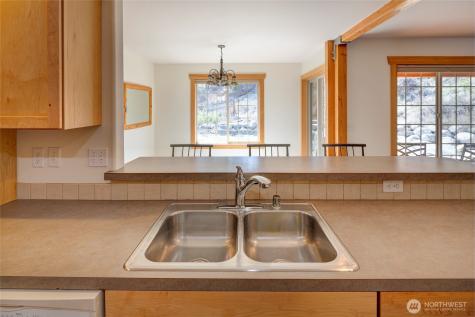 307 Cascadian Lane Winthrop WA 98862