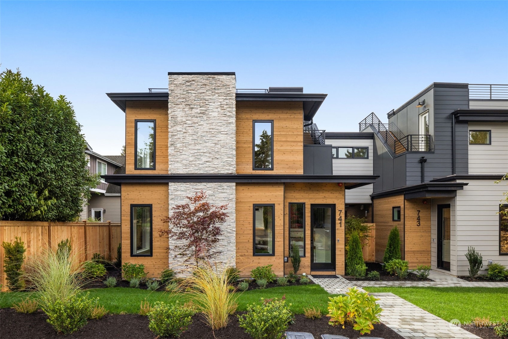 741 17th Avenue W Kirkland WA 98033