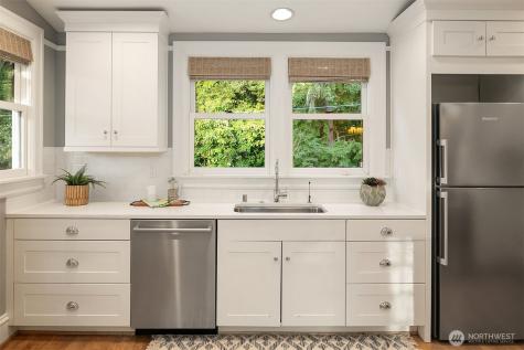4422 Montana Circle W Seattle WA 98199