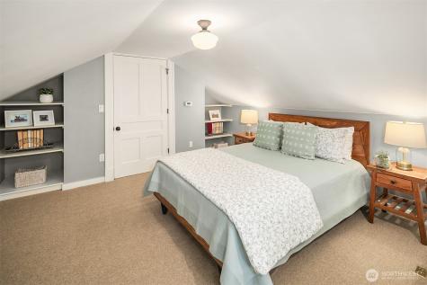 4422 Montana Circle W Seattle WA 98199
