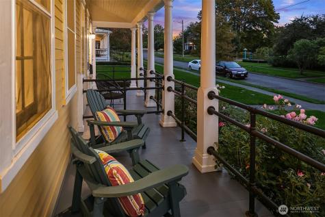 4422 Montana Circle W Seattle WA 98199