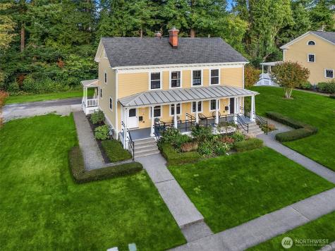 4422 Montana Circle W Seattle WA 98199