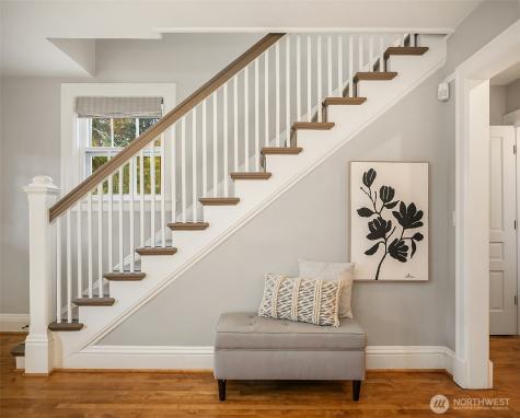 4422 Montana Circle W Seattle WA 98199