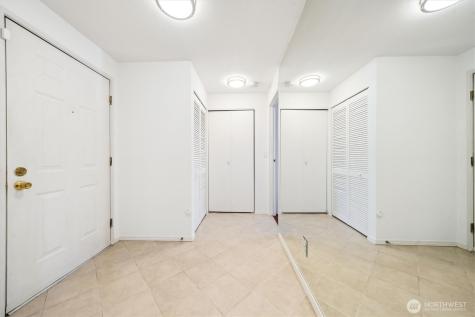 5813 S 238th Court Kent WA 98032
