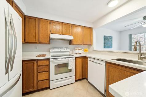 5813 S 238th Court Kent WA 98032
