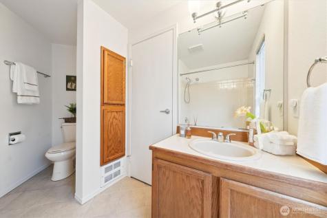 5813 S 238th Court Kent WA 98032