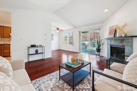 5813 S 238th Court Kent WA 98032