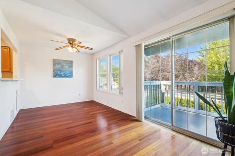 5813 S 238th Court Kent WA 98032
