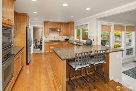 1728 Bellevue Way NE Bellevue WA 98004