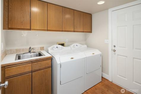 1728 Bellevue Way NE Bellevue WA 98004